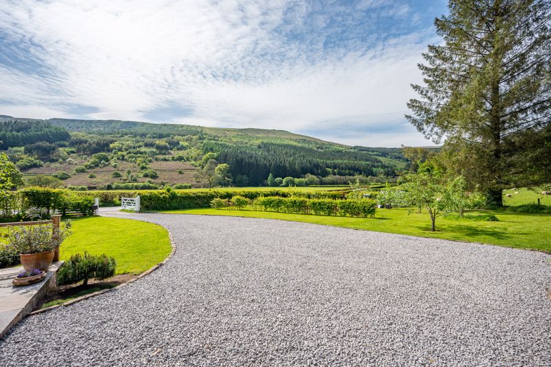 Entrance and Parking- click for photo gallery